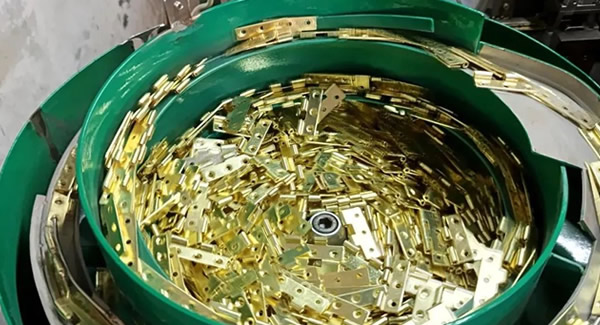 探秘合頁組裝自動(dòng)化，小零件背后的大科技 |廣有五金&東莞合頁